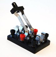 Переключатель двухполюсный лабораторной