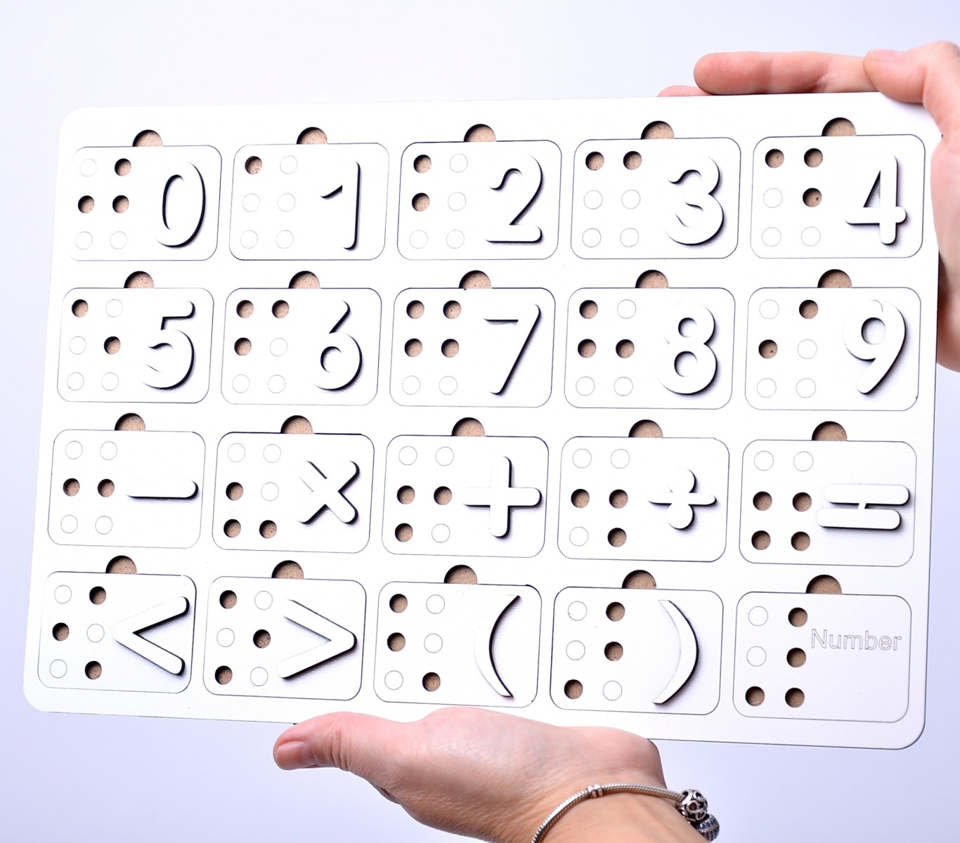 Цифры деревянные, шрифт Брайля