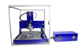 Фрезерный станок с ЧПУ, защитным экраном и набором инструментов