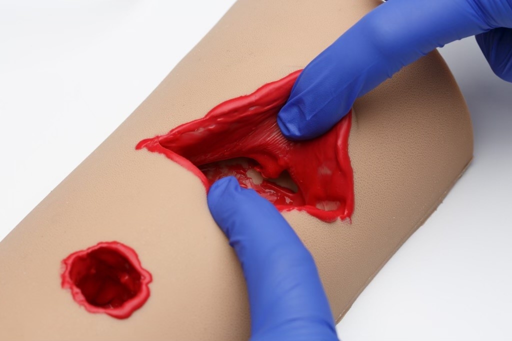 Манекен тренировочный для тампонирования ран