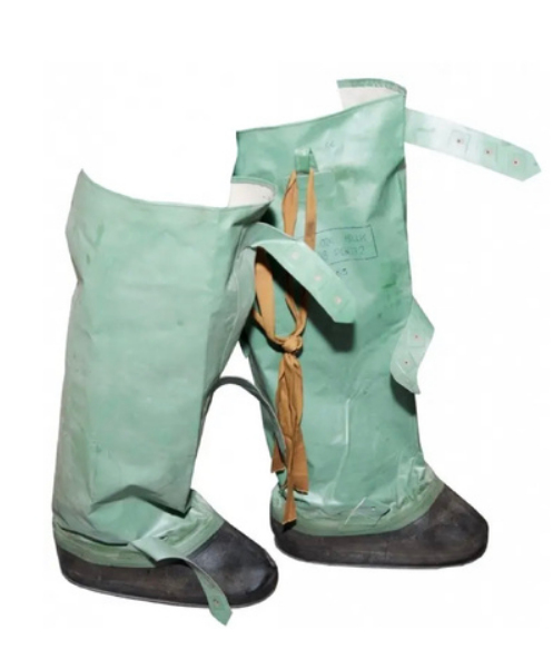 Общевоенный защитный комплект (плащ, чулки)